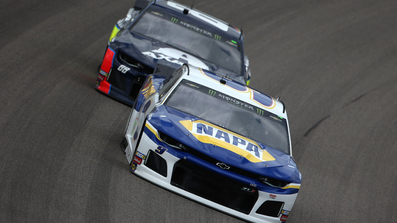 Elliott outlasts Harvick for Kansas stage 2 win